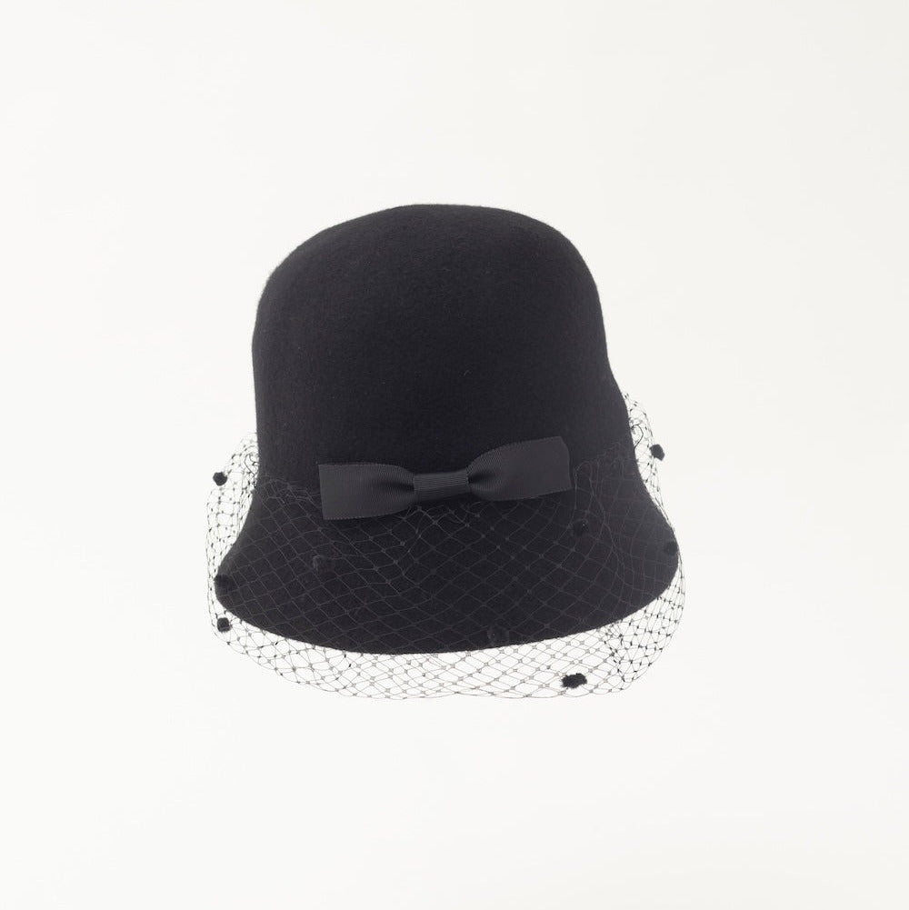 EVELYN - Soft, versatile merino wool cloche with dotted veil and grosgrain bows