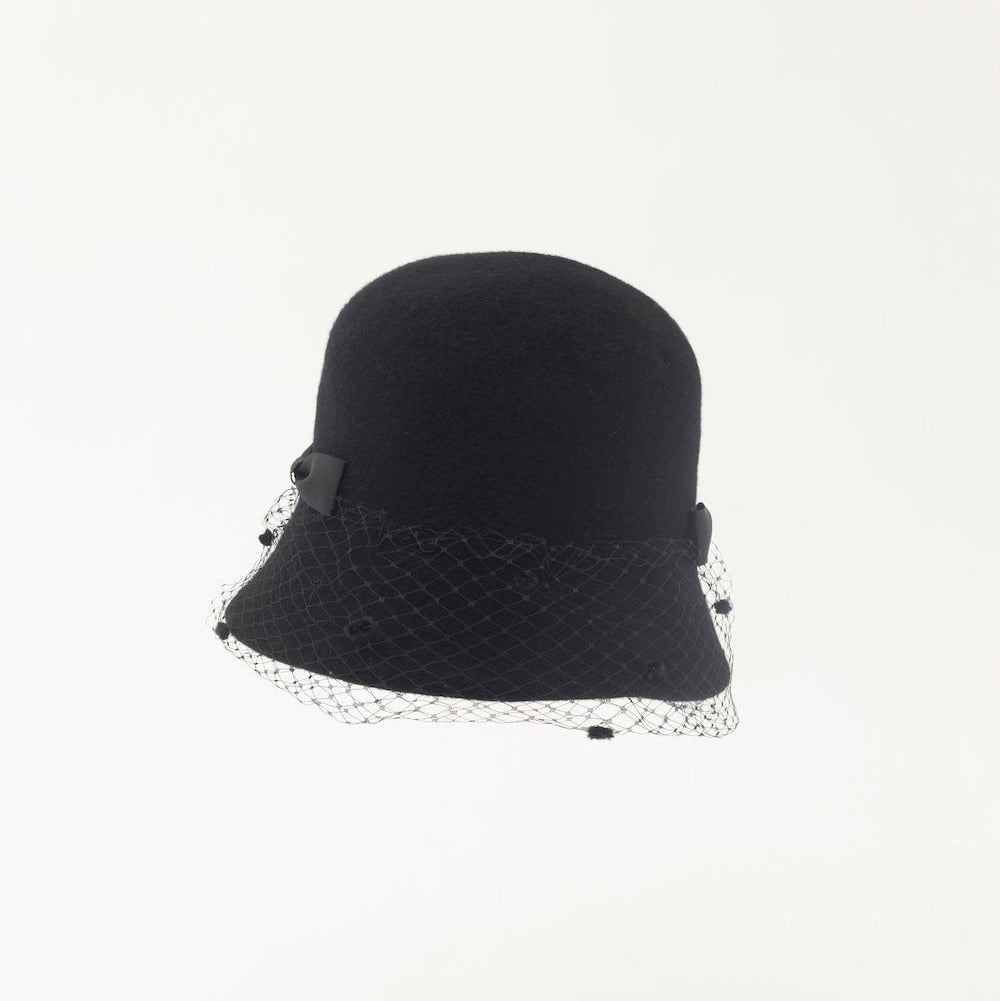 EVELYN - Soft, versatile merino wool cloche with dotted veil and grosgrain bows