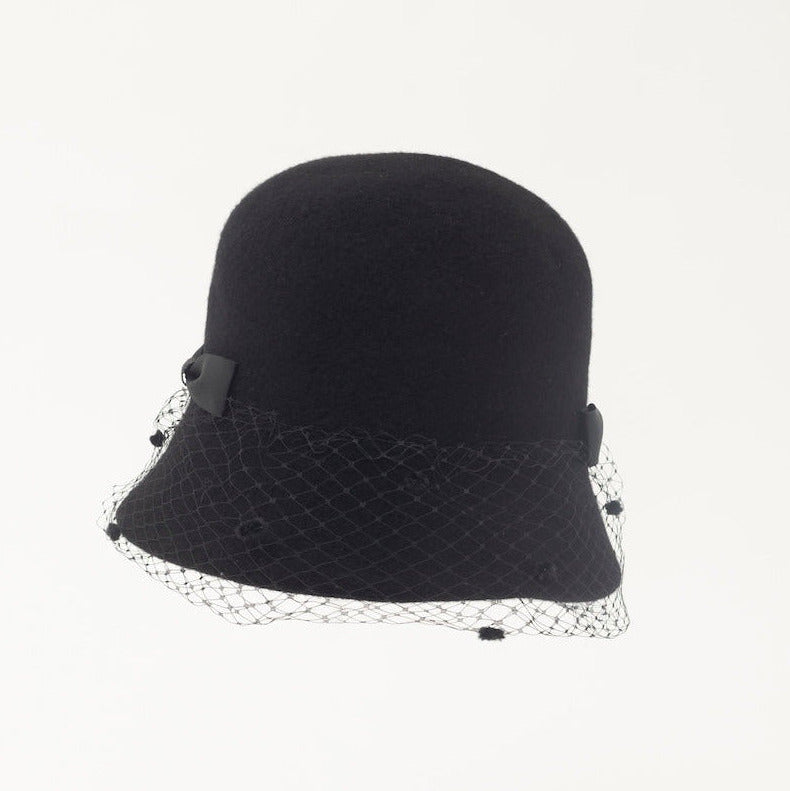 EVELYN - Soft, versatile merino wool cloche with dotted veil and grosgrain bows