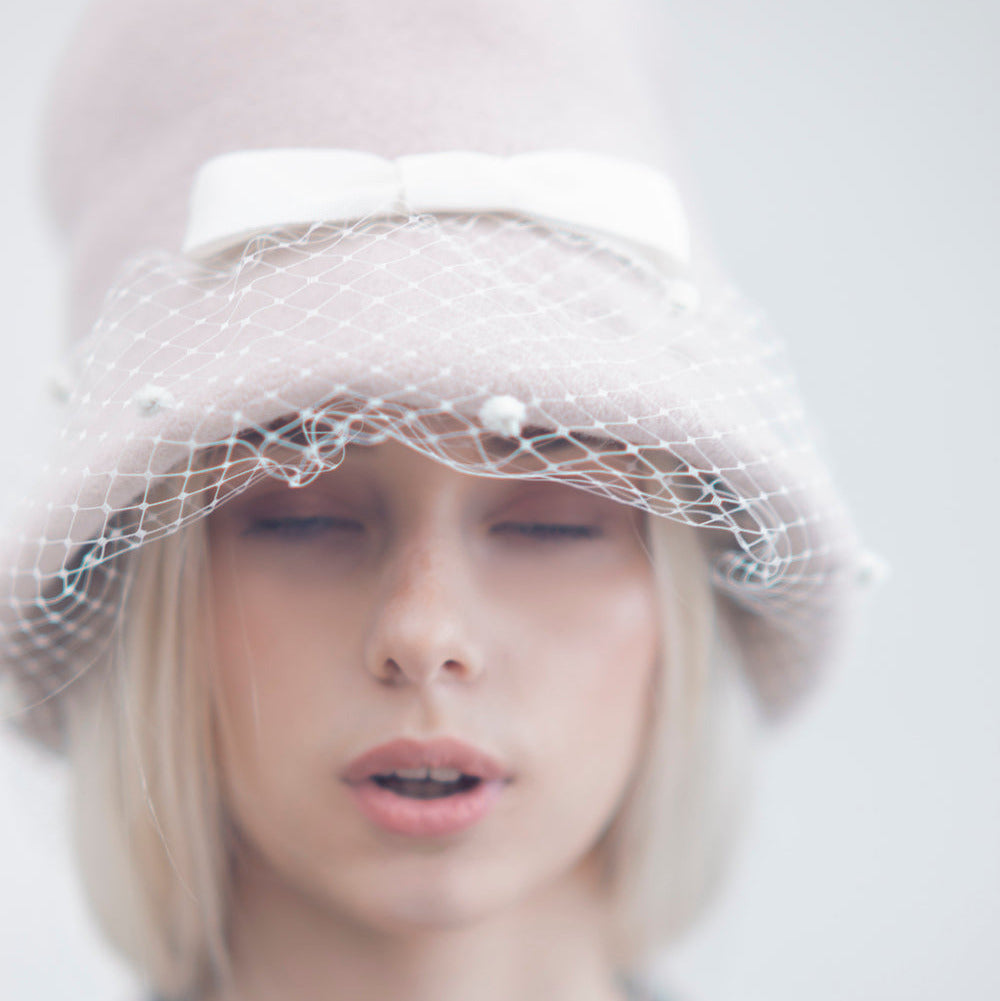 EVELYN - Soft, versatile merino wool cloche with dotted veil and grosgrain bows