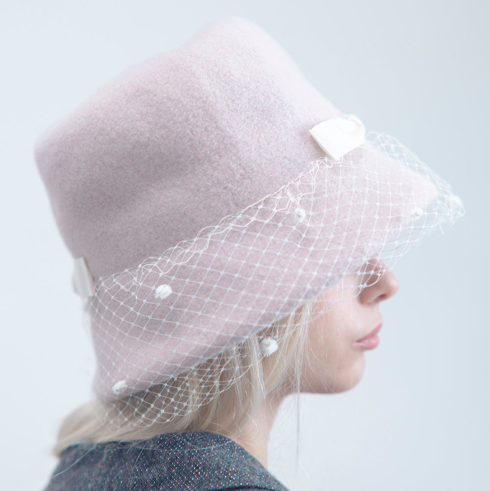 EVELYN - Soft, versatile merino wool cloche with dotted veil and grosgrain bows