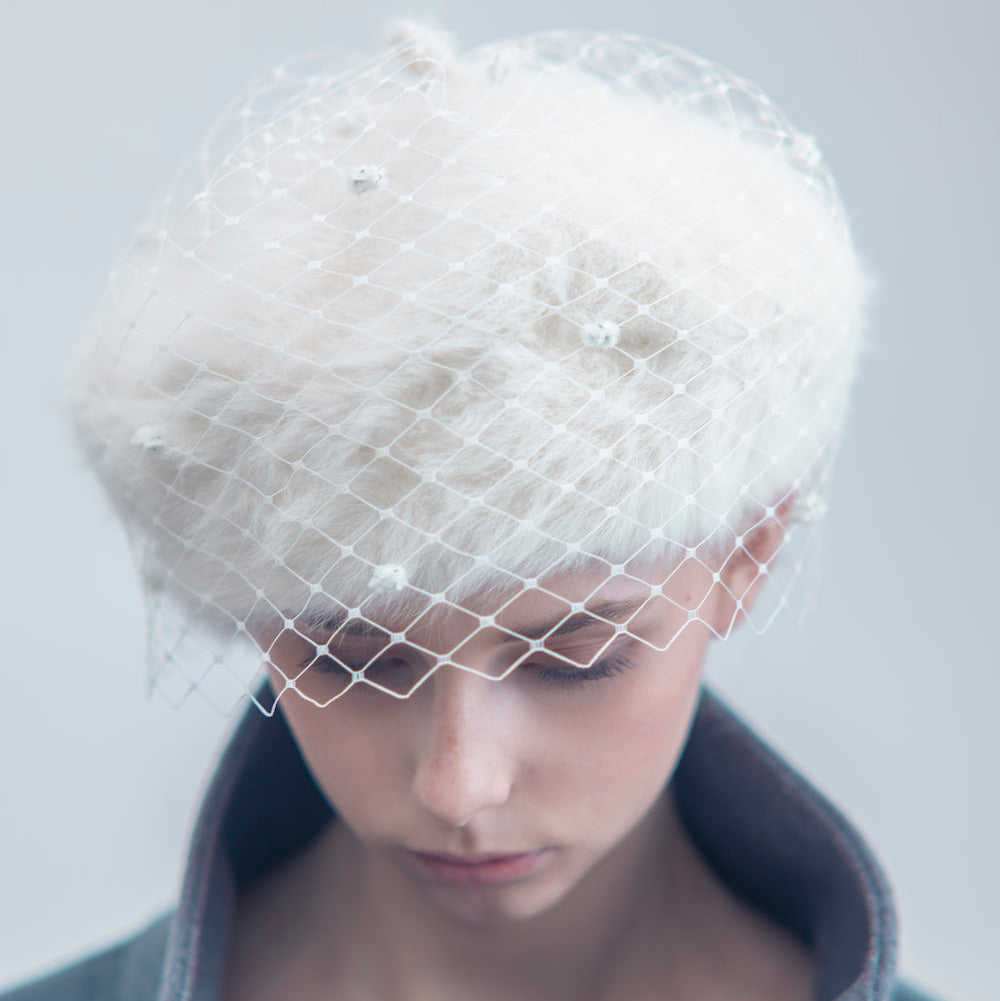 FIFI - Angora beret with dotted veil