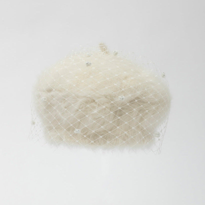 FIFI - Angora beret with dotted veil