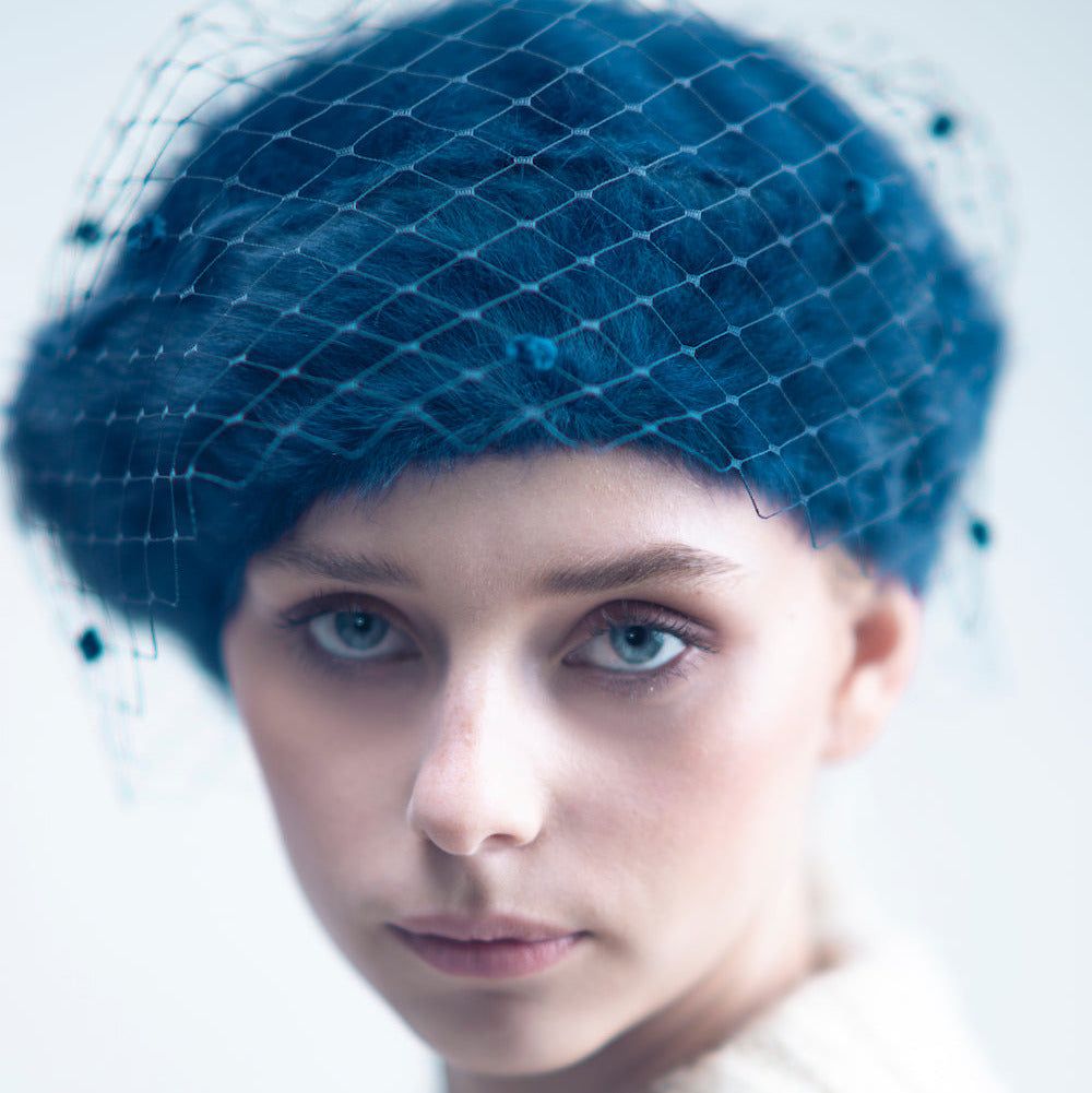 FIFI - Angora beret with dotted veil