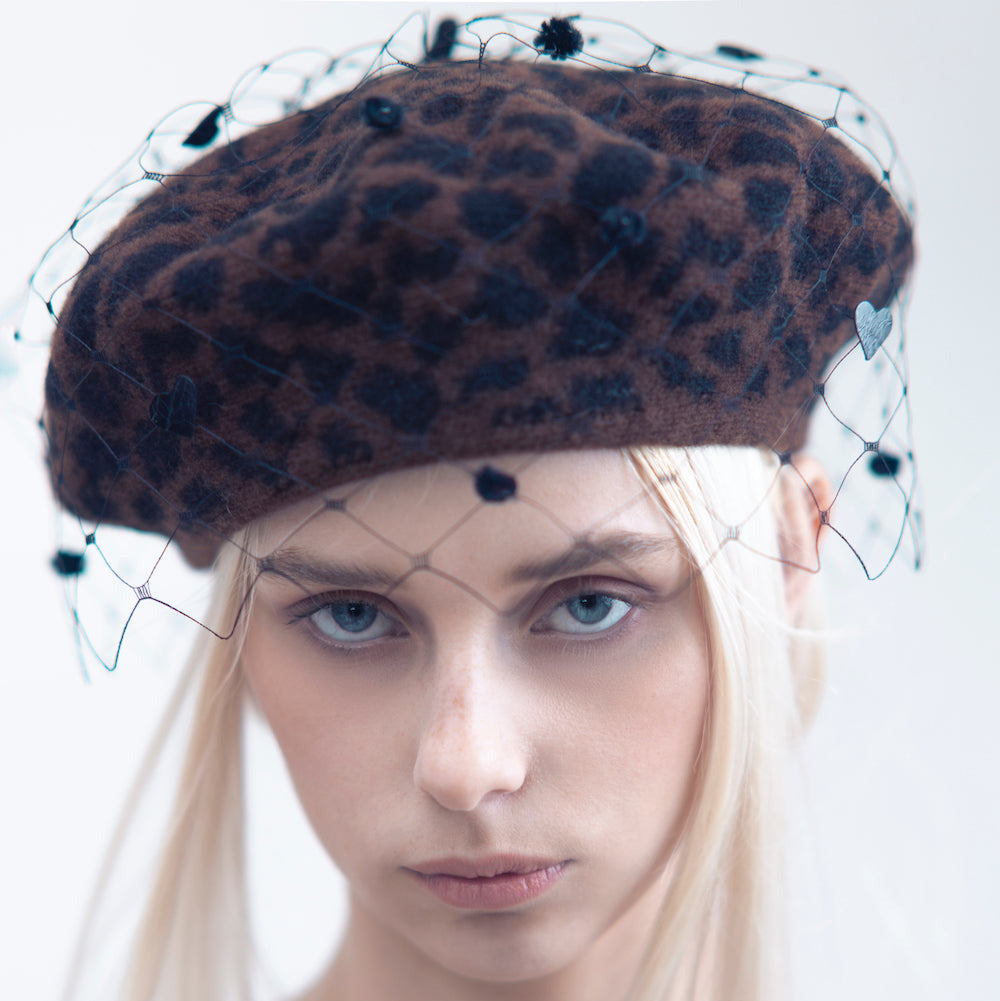 FLOE-LEO - Leopard print wool beret with hearts and dots veil.