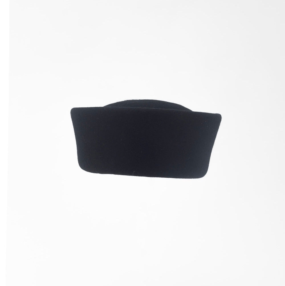 MADELEINE - Cossack styles hat in black wool.
