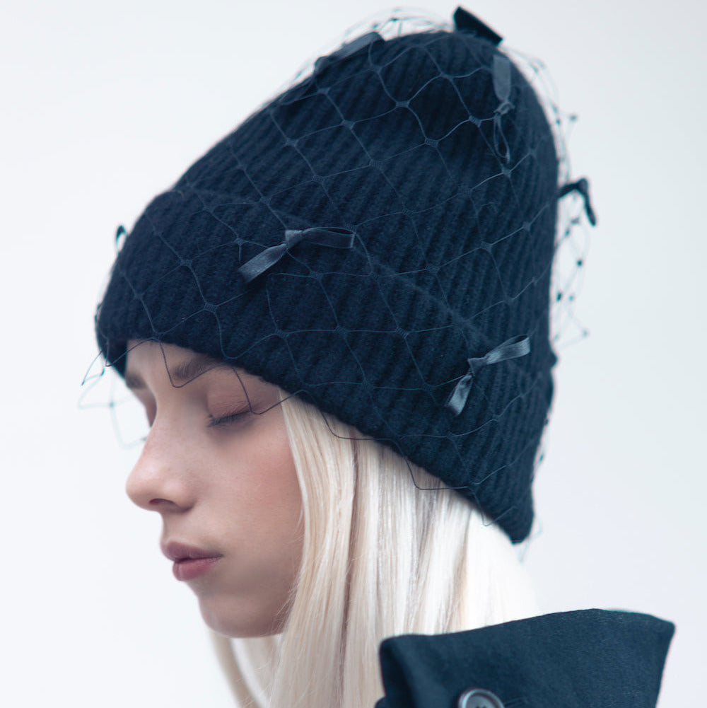 MIMI - Cashmere blend wool beanie with veil and scattered satin bows