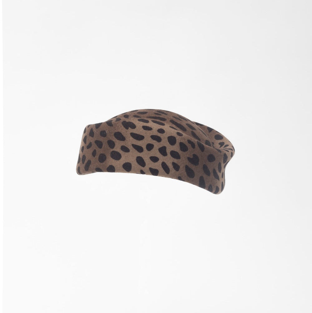 VERONICA - Asymmetric pillbox hat in leoperd-print wool.