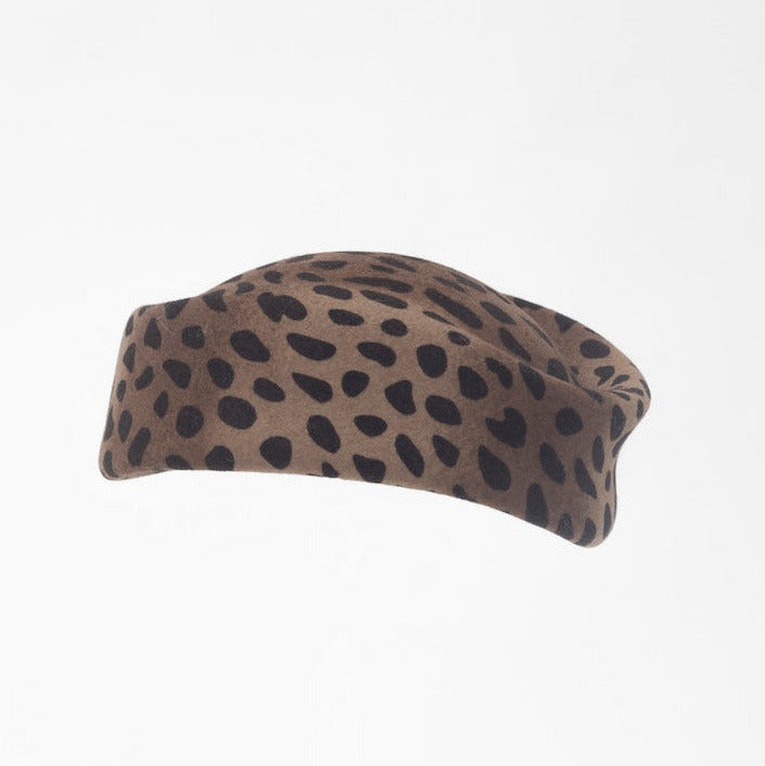VERONICA - Asymmetric pillbox hat in leoperd-print wool.